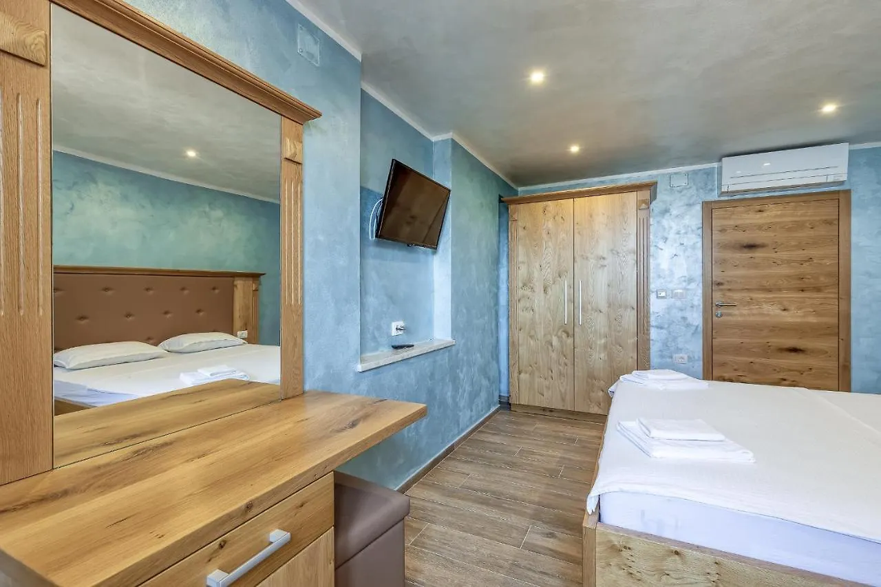 Hotel Casa Viktor Umag 0*,