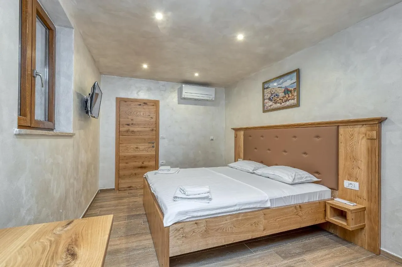 Hotel Casa Viktor Umago 0*,